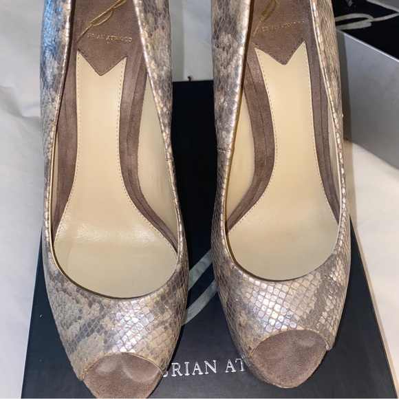 B Brian Atwood Babola Platform Silver Beige Snakeskin Pump 9.5 10 - Picture 2 of 6